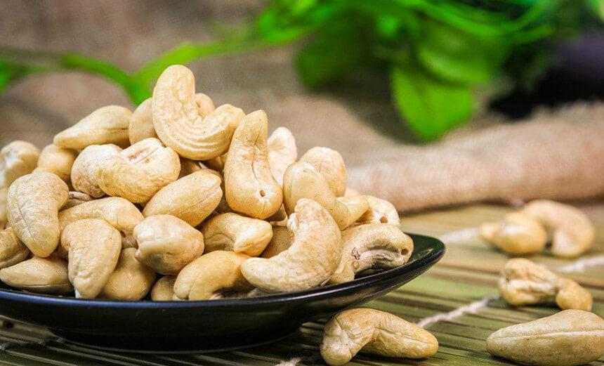 Bowl of Premium Indian Cashew Nuts (Kaju) - AgroX Exports